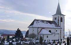 Předsklení vitráží na kostele ve Vískách